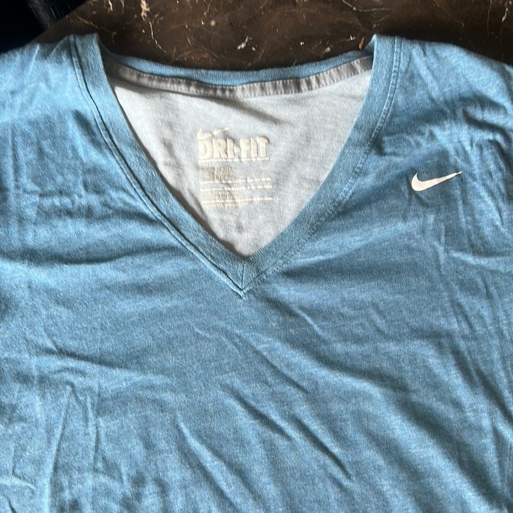 NIKE T-shirt 5/$25